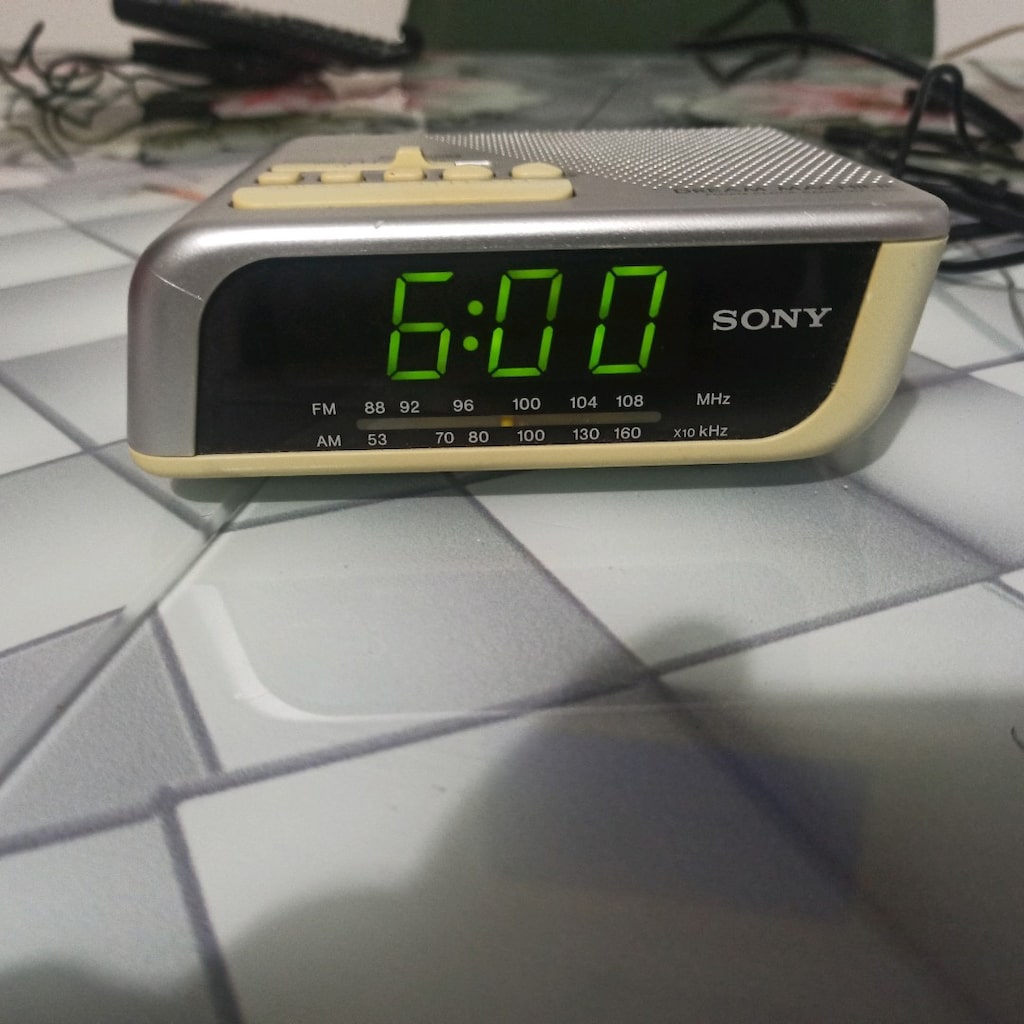 Sony marka dijital saat ve radyo temiz toplu alımda indirim yaparim - 4