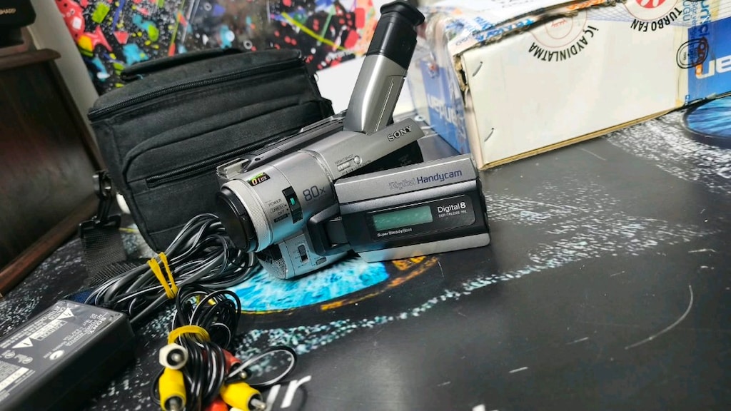Sony DCR-TRV210E Digital8 Handycam Video Kamera - 16