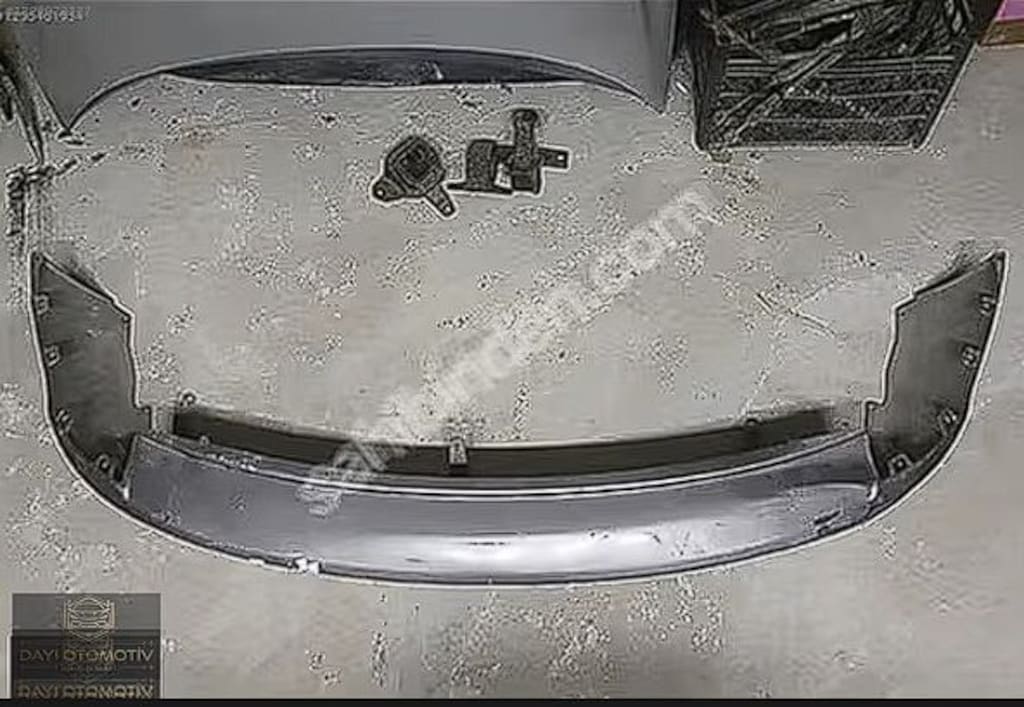 MEGANE 3 SW ARKA TAMPON ÜST PARÇASI - 2