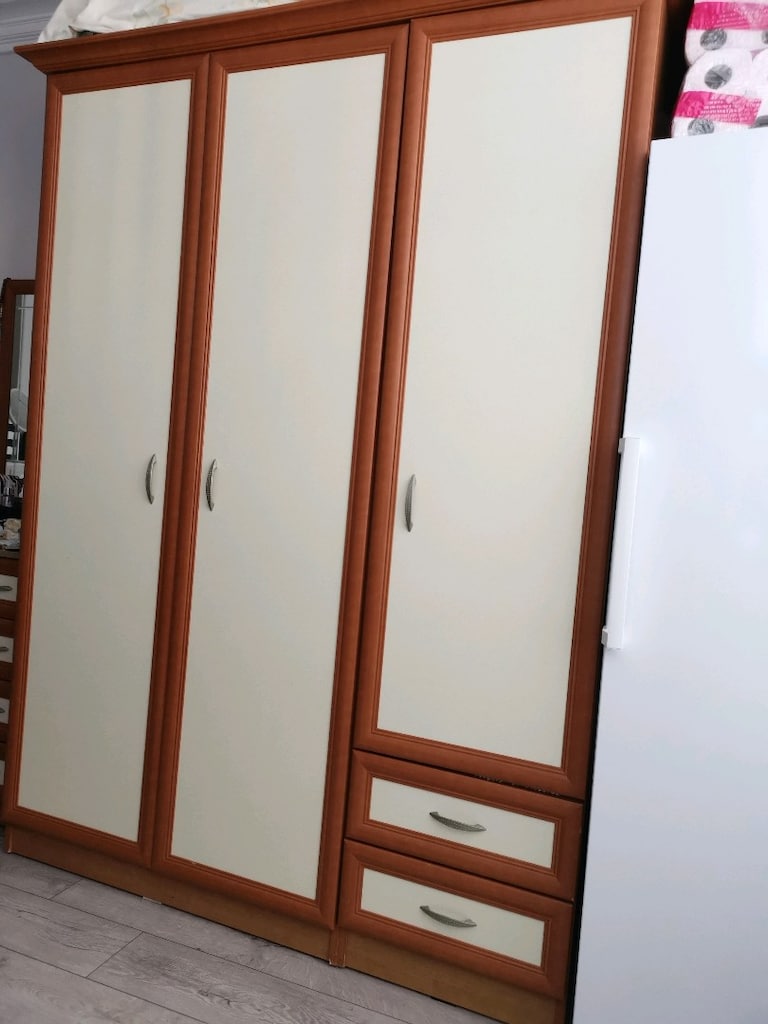 3 Kapaklı Dolap Gardırop (Büyük Boy XL)