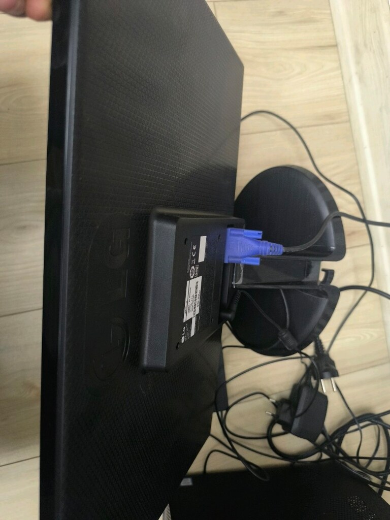 Lenovo V530 Tower (10TV001DTX) - 11