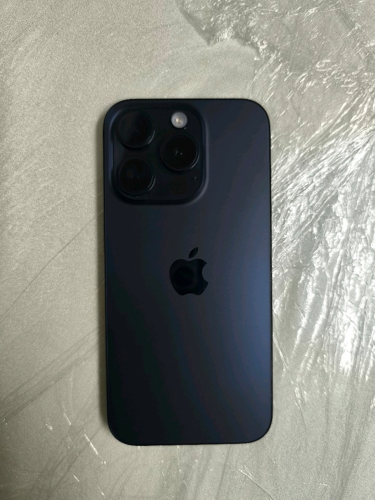 Apple iPhone 15 Pro 256 GB - 2