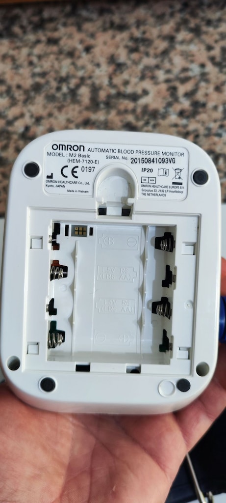OMRON M2 Basic (HEM-7120-E), Pilleri ve sıfır manşonu ile birlikte - 2