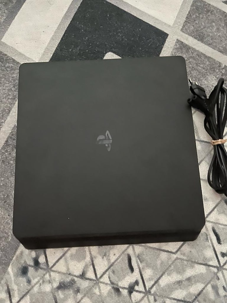 PS4 oyun konsolu - 3