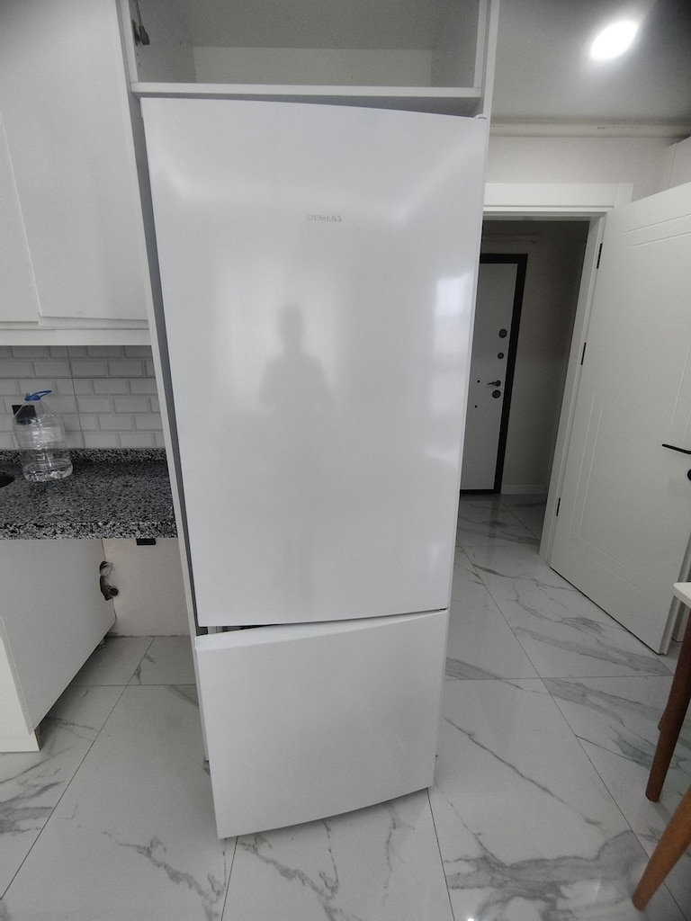 SATILIK SIEMENS BEYAZ ESYA VE KOLTUK TAKIMI MASA - 2