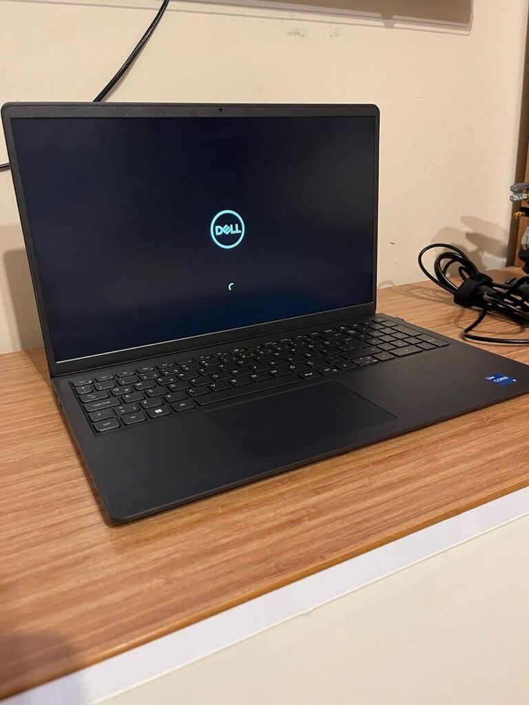 DELL PRO ESSENTIAL LAPTOP 1 TB SSD - 3
