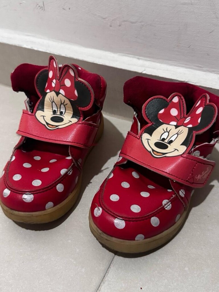 Minnie Mouse Kırmızı Puantiyeli Çocuk Ayakkabısı - 2