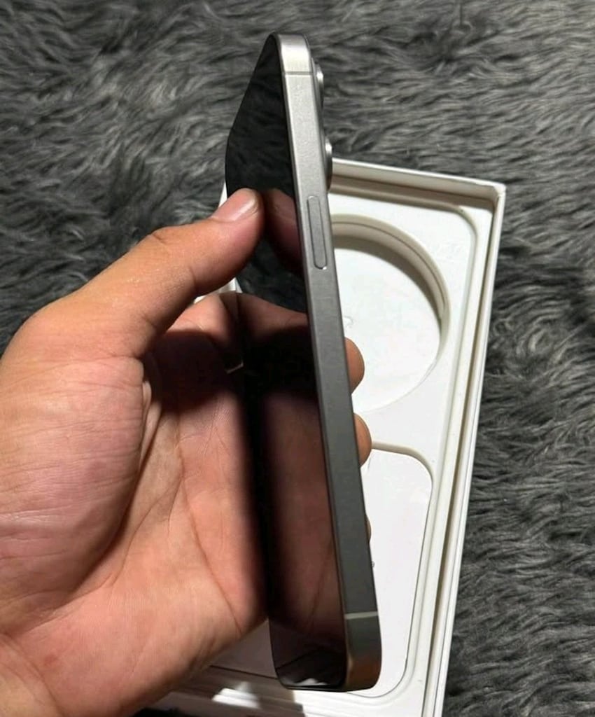 İLK SAHİBİNDEN İPhone 15 PRO MAX - 4