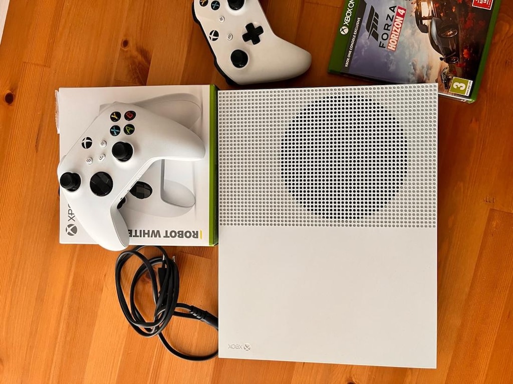 Xbox One S - 3