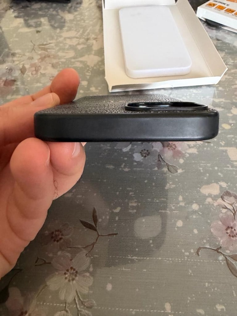 GUESS iPhone 15 Kılıfı – MagSafe Uyumlu, Siyah - 6