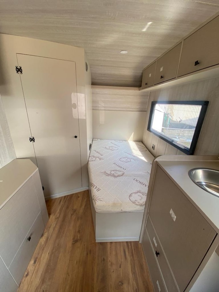 KARAVAN - 4