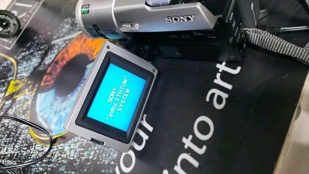 Sony DCR-TRV210E Digital8 Handycam Video Kamera - 2
