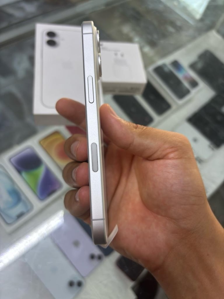 MÜHENDİSCELL’DEN YURTİÇİ İPHONE 17 256 GB SIFIR BEYAZ - 6