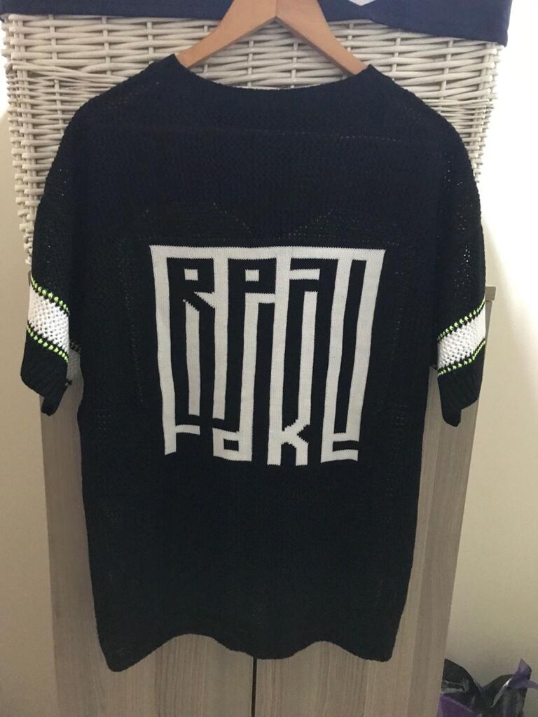 t shirt örme dokuma delikli l beden — görsel 5/5
