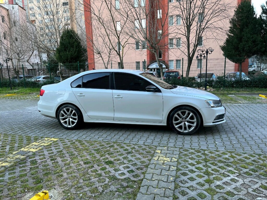 2015 TEMİZ BAKIMLI HATASIZ 182.000 KM - 2