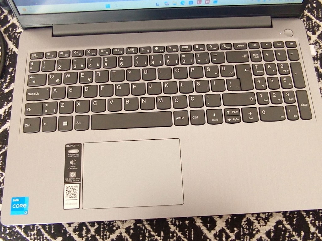 Lenovo IdeaPad 3i (15",7) - 2
