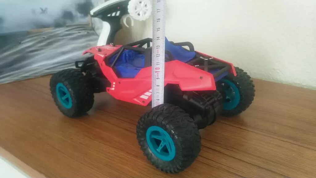 Uzaktan kumandalı şarjlı jeep arazi araç. 30cm uzunluk - 4