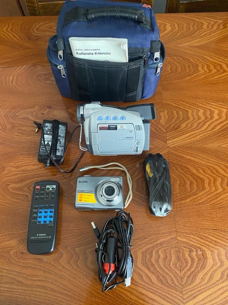Canon MV 600 - 4