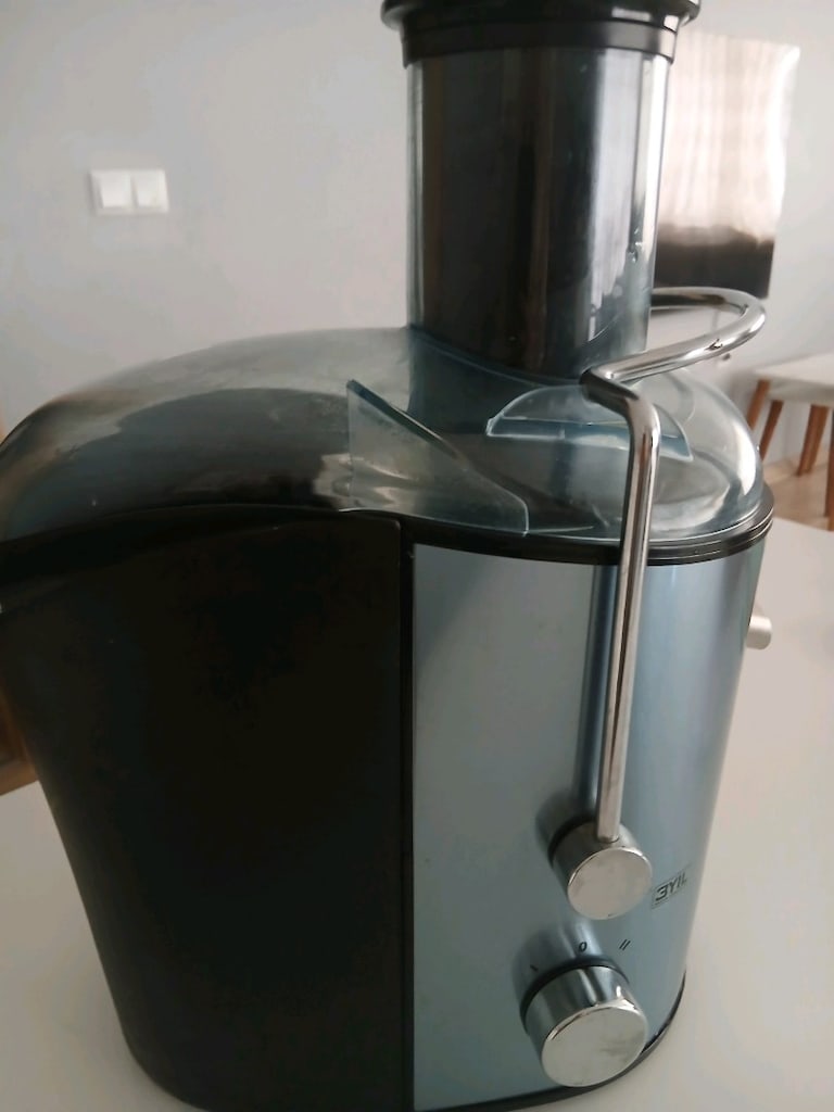 Katı meyve sıkacağı