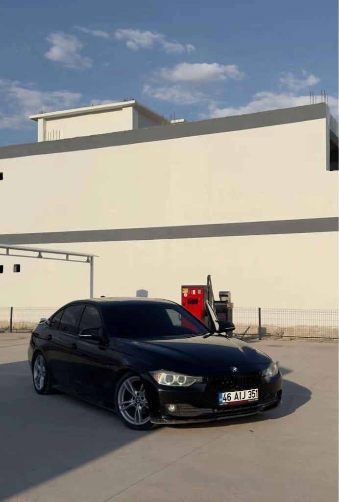 BMW 320i