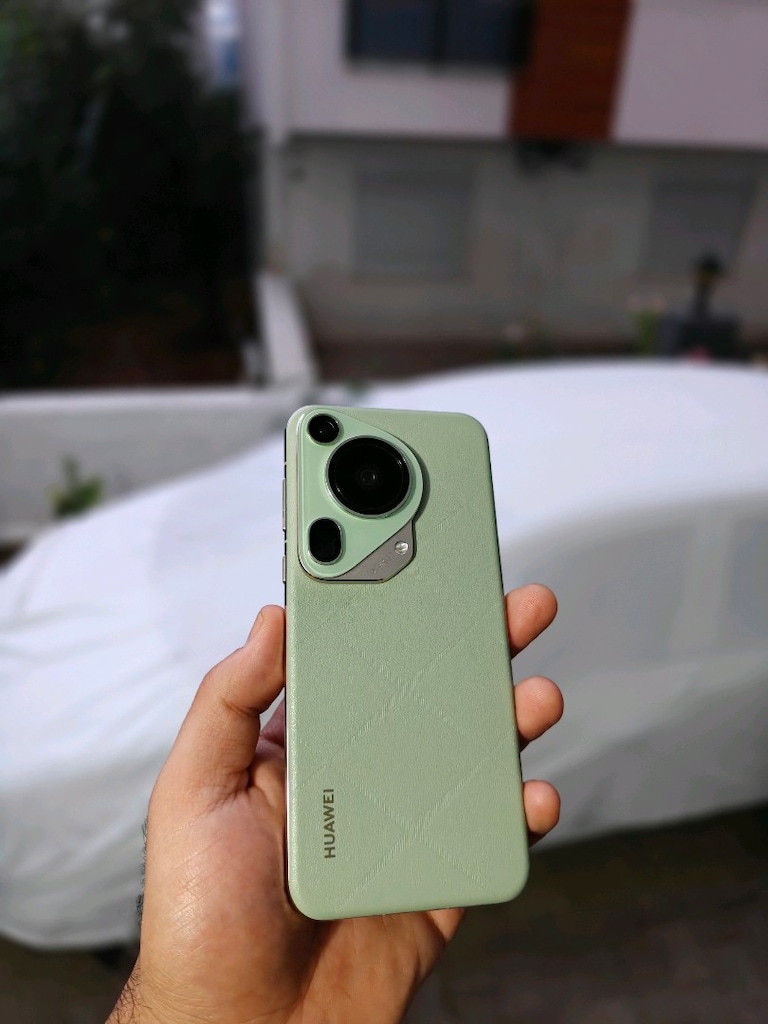 Huawei Pura 70 Ultra - 2