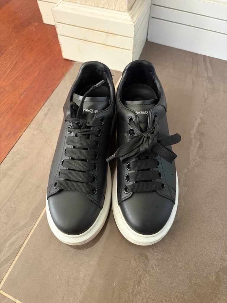 Alexander Mcqueen bir kaç kere giyilmiş - 3