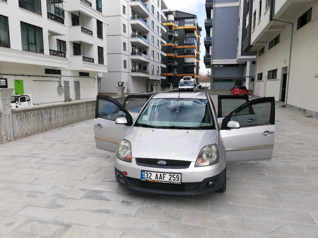 Sahibinden Satılık Temiz Değişensiz Ford Fiesta 1.4 TDCİ Comfort - 5