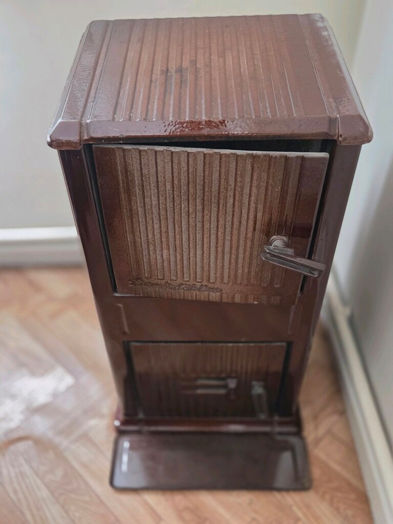 Demirdöküm Antika Art Deco - Emaye kaplı döküm soba. - 2