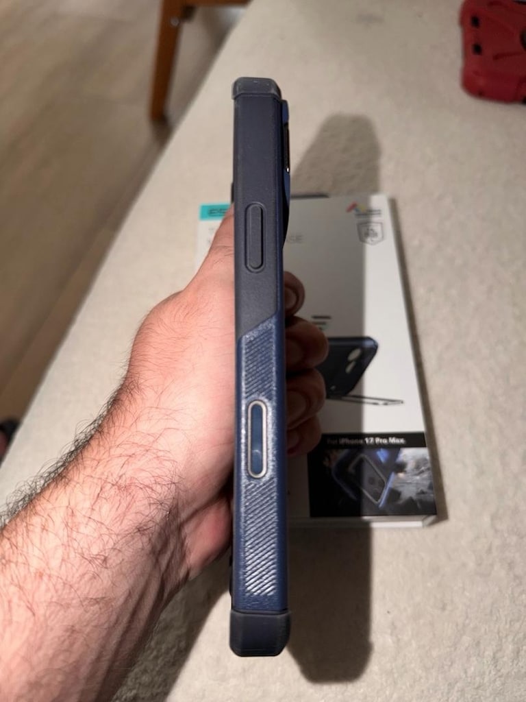 ESR TOUGH MAGNETIC CASE IPHONE 17 PRO MAX - 3
