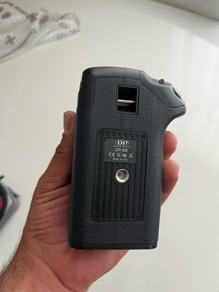 Canon Fotoğraf Makinesi Battery Grip (550D - 600D - 700D) - 3