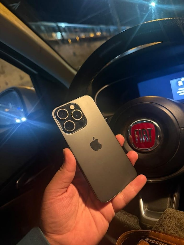 ACİLLLL IPHONE 15 PRO PASAPORT KAYITLI - 3