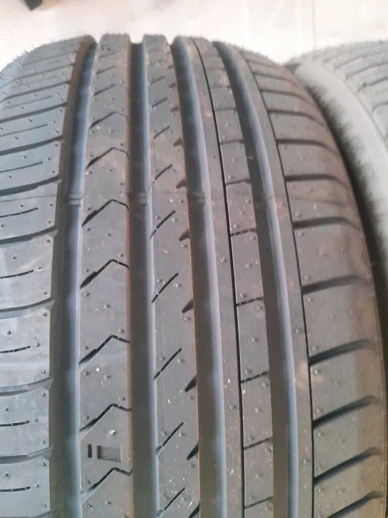205/40/17 84W XL winrun lastik sıfır - 2