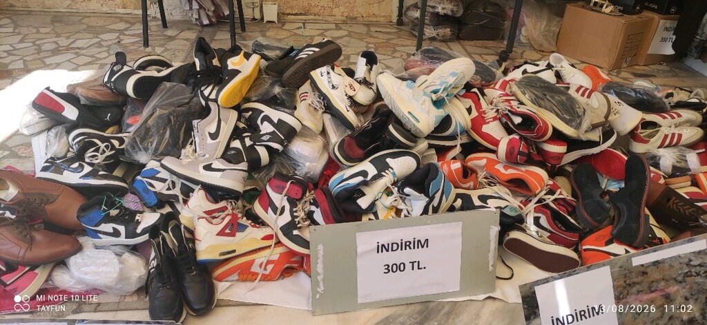 BÜYÜK İNDİRİM SPOR AYAKKABI. 300 TL BİRKENSTOCK. TERLİK. 250 TL - 5