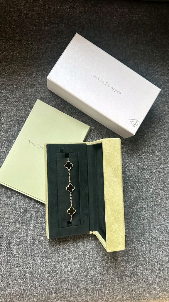 van cleef & arpels alhambra erkek