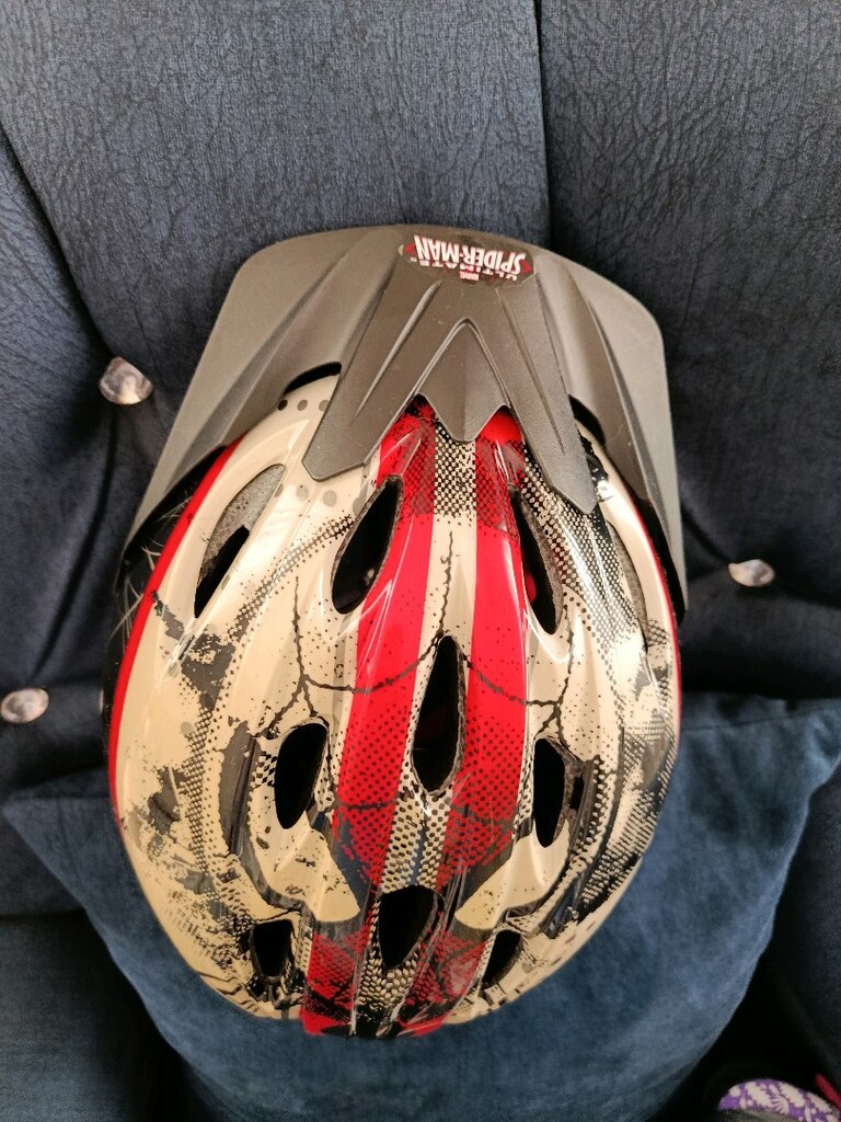kask ve patenler temiz sağlam 28 le 32 olur çocuğa giydirin alın - 5