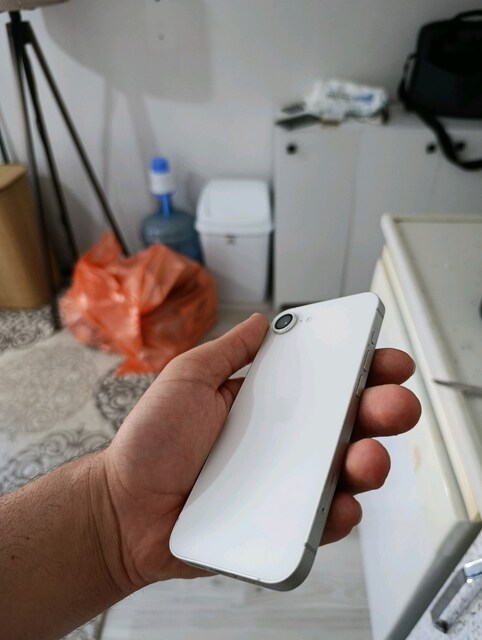 Tertemiz iPhone 16e