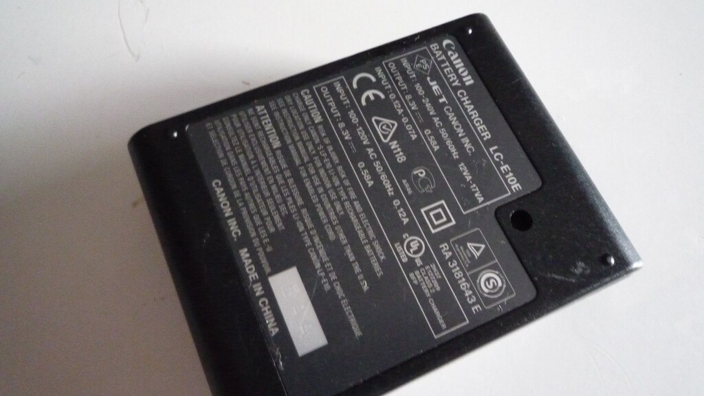 Orijinal Canon LC-E10E Fotoğraf Makinesi Pil Şarj Cihazı - 2