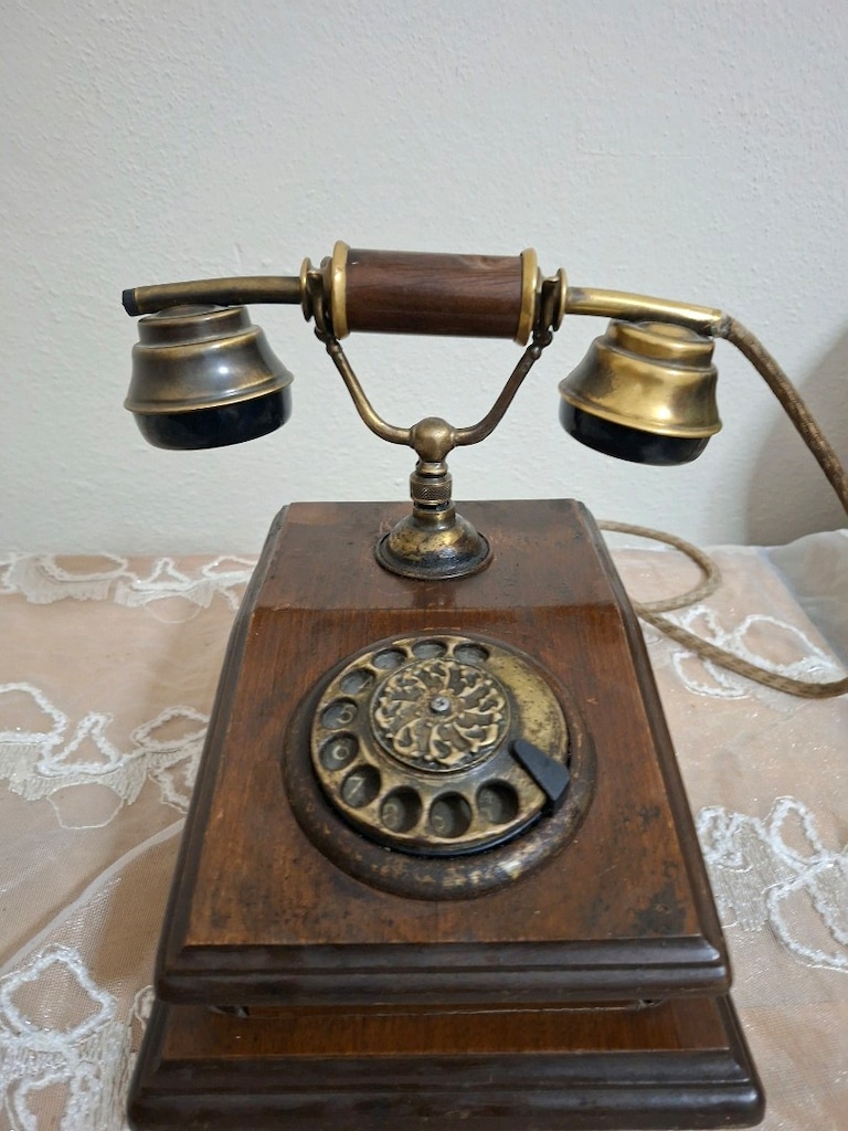Antika çevirmeli telefon - 3