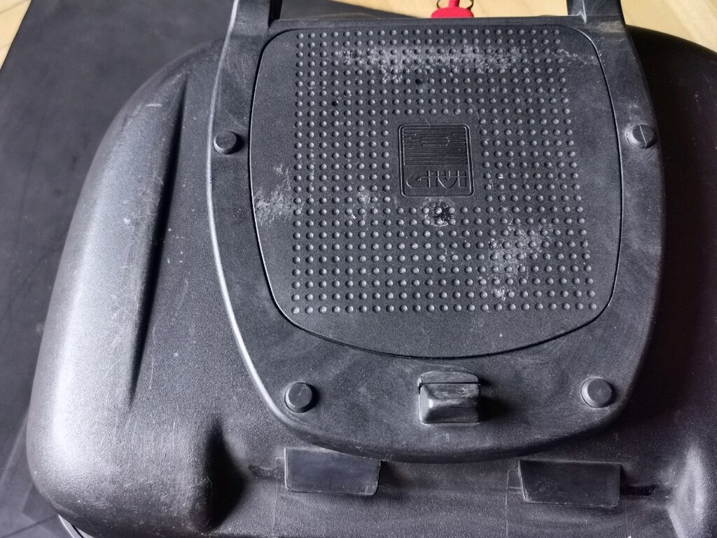 Givi 42lt sırt minderli arka çanta - 4
