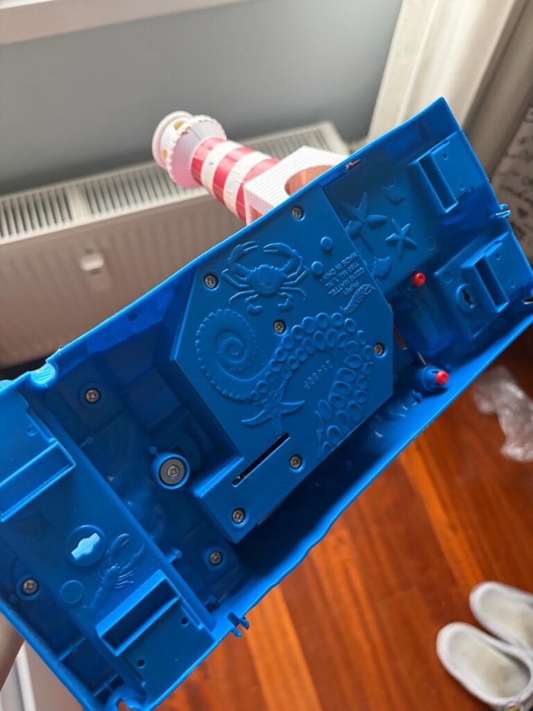 hotwheels kırmızı ahtapot - 8