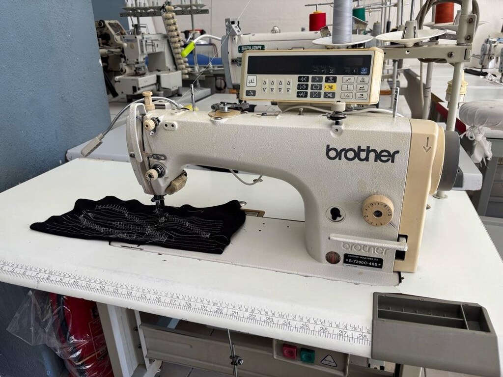 Brother 7200 C modeli kafadan motorlu tam otomatik düz makina - 2