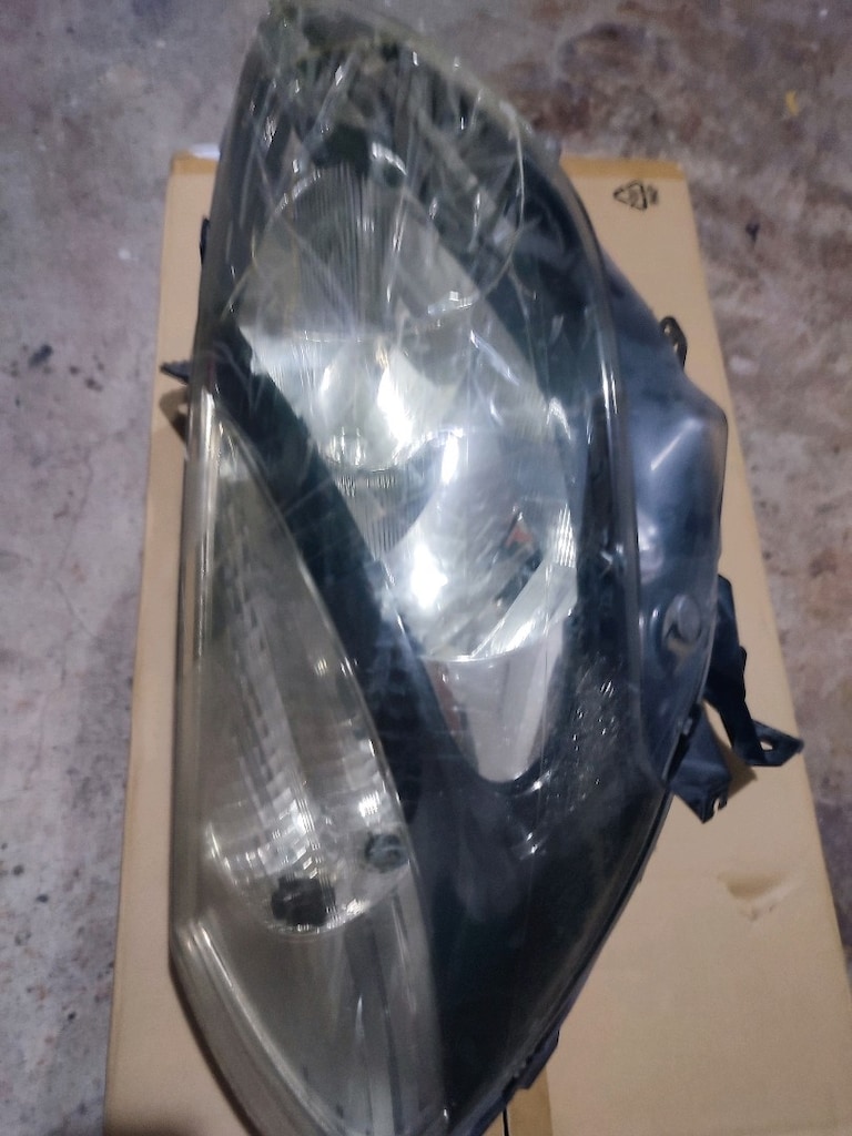 Renault Clio 3 SAĞ ÖN FAR (2011) - 4