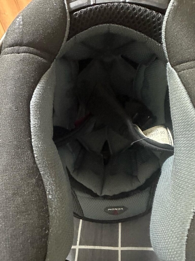 venom kask - 5