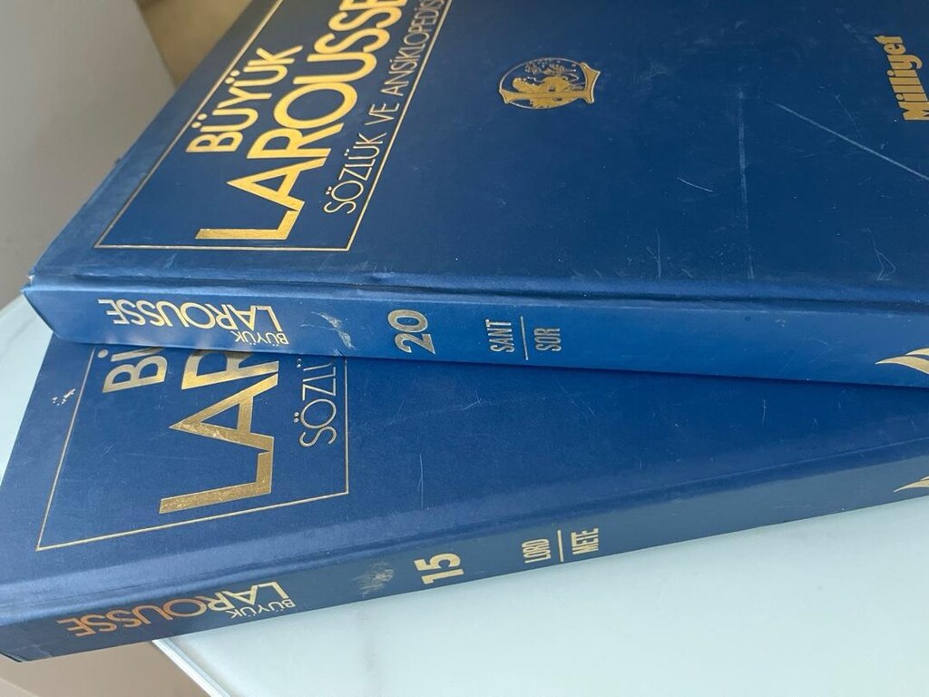 Ansiklopedi Büyük Larousse - 4