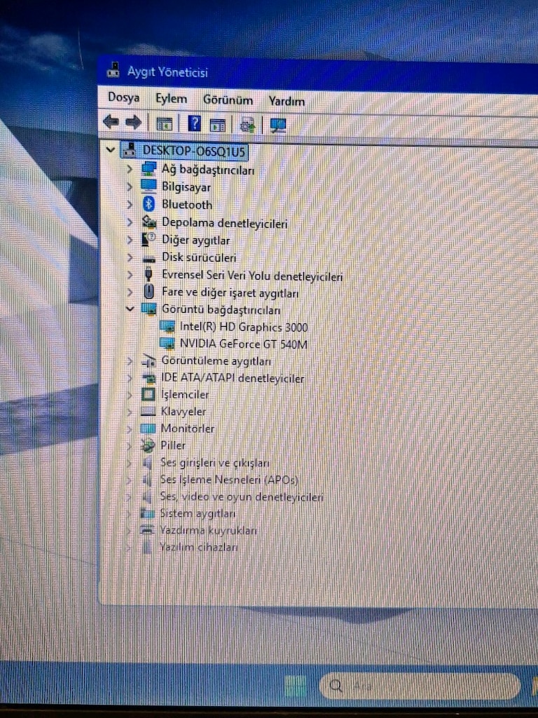 Laptop CASPER i3 İşlemci Çift Ekran Kartı 8GB Ram SSD - 6