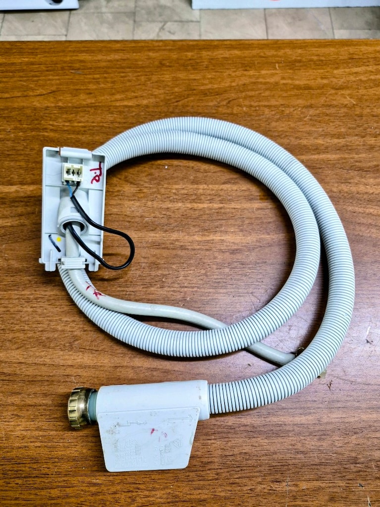 Bosch SGS55E02TR Bulaşık Makinesi Aquastop Ventili ve Hortumu - 2