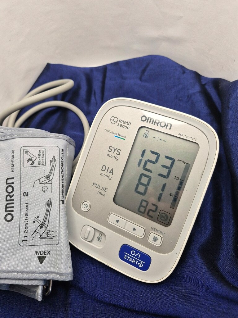 Omron M6 Comfort model tansiyon aleti. Dijital ekranı sayesinde ölçüml - 16