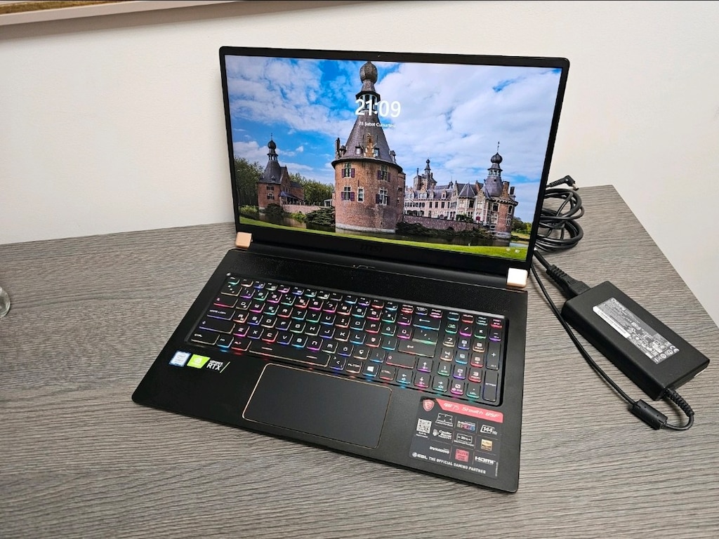 MSİ STEALTH DEV EKRAN OYUNCU BİLGİSAYARI - 4