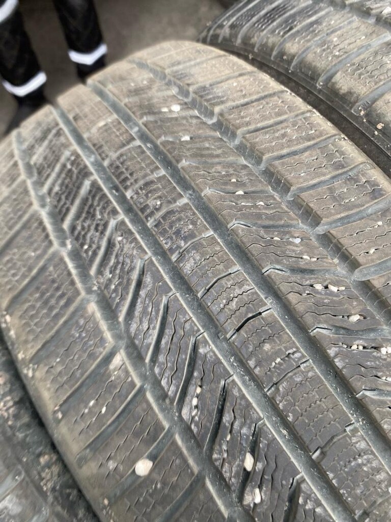 235 40 19 96V TS870P - 2