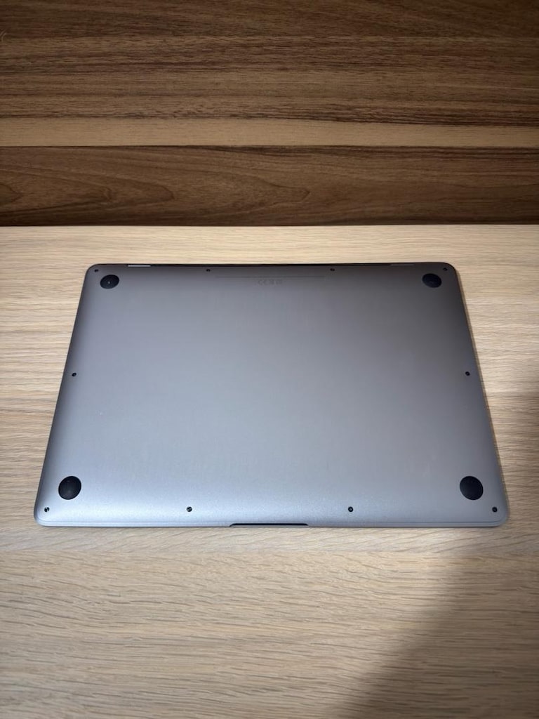 MacBook Air / M1 / 13 inç / 8 GB Ram / 512 GB Ssd - 7